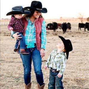 Mama of 3boys. ❤️ running,rodeo &⚾️. Send offers.